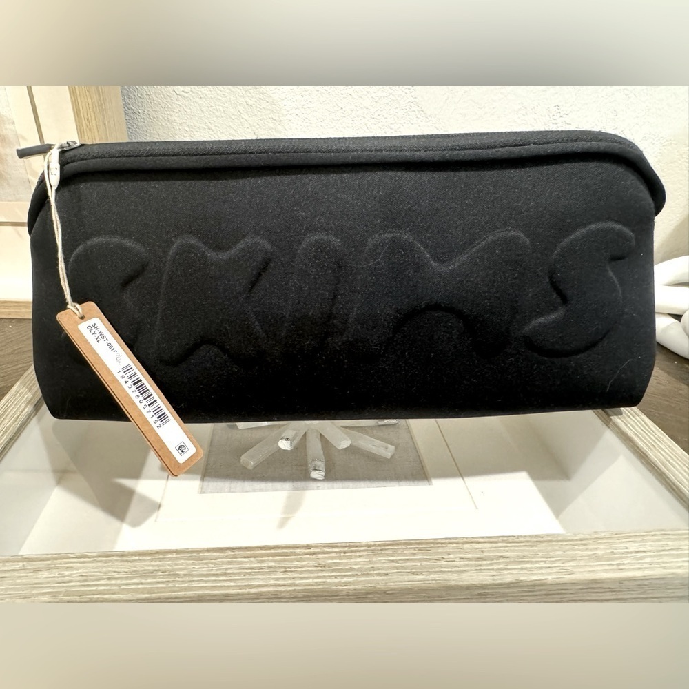 SKIMS Travel/cosmetic pouch. NWT. Black